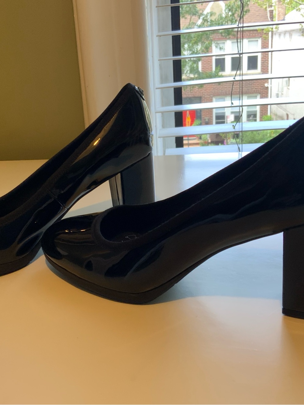 Anne Klein Black Patent Leather Pumps Size 9.5 NEW